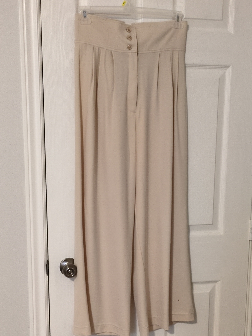 Wide-Leg High-Waist Cream Trousers with Triple-Button Waist